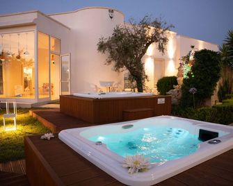 Le Gemelle Boutique Hotel - Torre Suda - Piscina