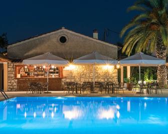 Sunset Hotel Corfu - Potamós - Piscine