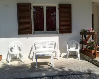 Angolo Felice B&b - Ripaberarda - Patio