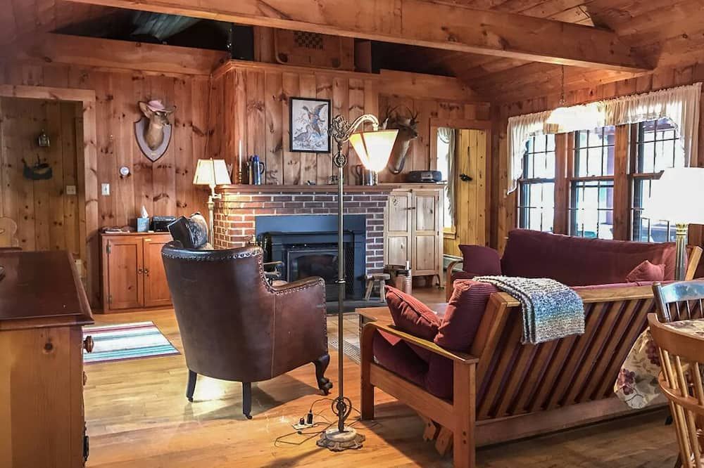 Charming cedar shingle cottage