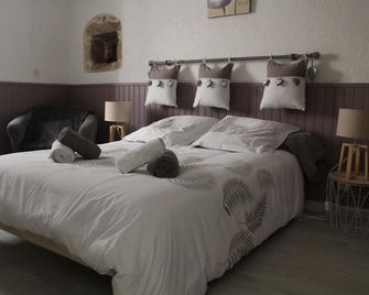 Turenne Rent one of the most beautiful villages in France - Turenne - Chambre