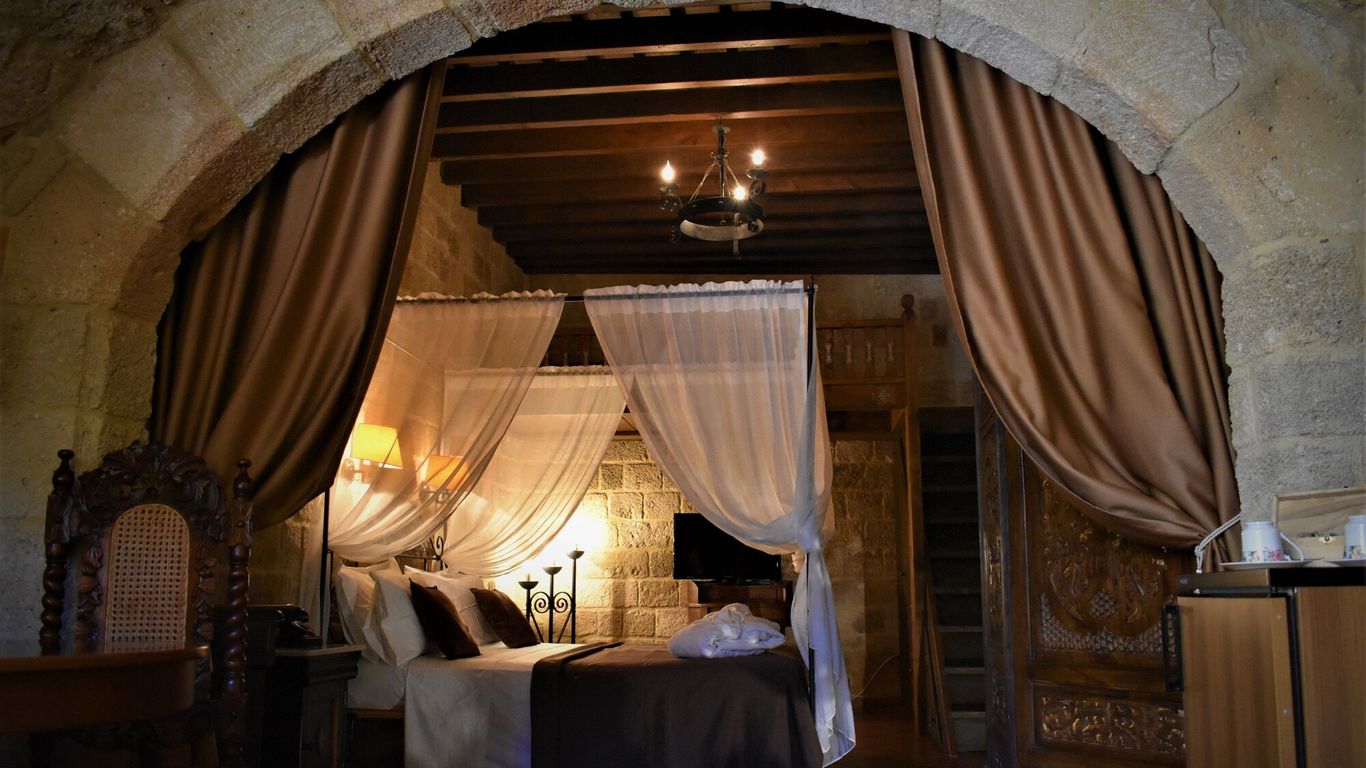 S.Nikolis' Historic Boutique Hotel