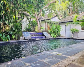 Havelock Bungalow - Enjoy 10 percent off at Colombo's Best Fine Dining Restaurant - GINI Outdoor Kitchen - קולומבו - בריכה