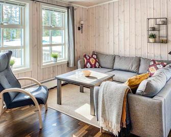3 Bedroom Beautiful Home In Sjusjøen - Sjusjøen - Living room
