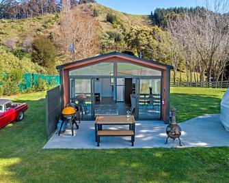 Black Label Retreats - Gisborne - Veranda