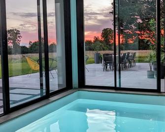 Villa Short Cravate - Maison contemporaine Proche Rennes - Piscine intérieure 29 degrés - Laillé - Pool