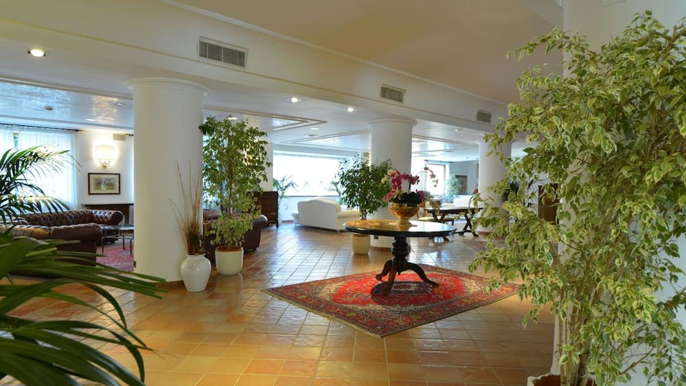 هوتل ديلا فالي