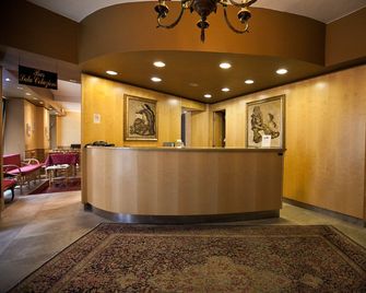 Hotel Rainero - Asti - Front desk