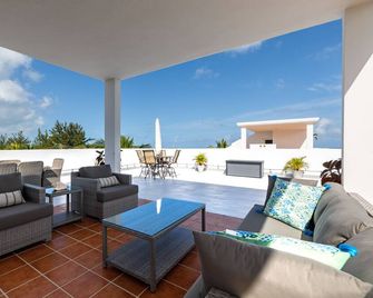 Seven Seas Beach 3BR Penthouse Villa with Incredible Ocean and Mountain Views - Fajardo - Balkon