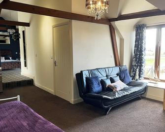 Family suite - Axminster - Wohnzimmer