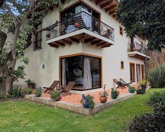 Hotel Casa de Familia de San Cristobal - סן קריסטובל דה לס קאסאס - בניין