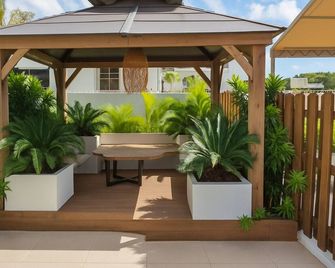 Citylife Apartments - Pool / Free Parking / in Willemstad. Apartment J - Willemstad - Patio