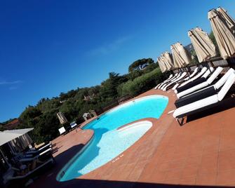 Lh Porto Rafael Altura Resort - Palau - Piscina