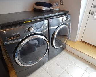 extended stays - Boston - Lavandería