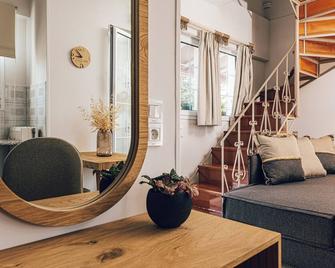 Spiros Family Apts - Laganas - Wohnzimmer