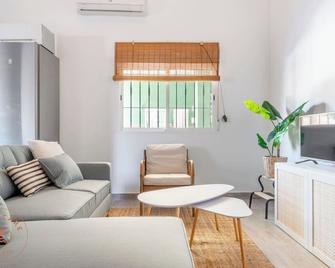 Casa Calinda In El Palo - Tcm - Málaga - Sala de estar