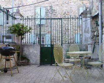 Charming village house in the heart of the Minervois wine region - Pouzols-Minervois - Patio