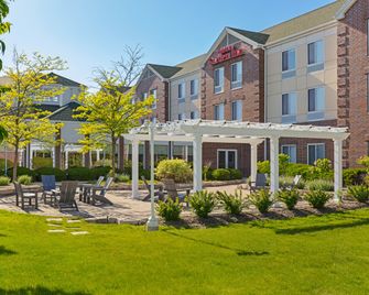 Hilton Garden Inn Milwaukee Northwest Conference Center - Milwaukee - Bygning