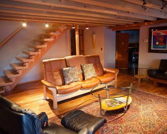 Historic, Heart of City Home - Near U/Med District - Anchorage - Sala de estar