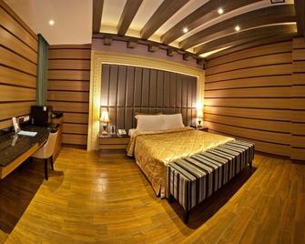 Wei Feng Hotel - Kaohsiung - Kaohsiung City - Bedroom