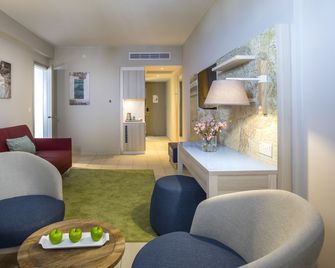 Laura Beach & Splash Resort - Pafos - Sala de estar