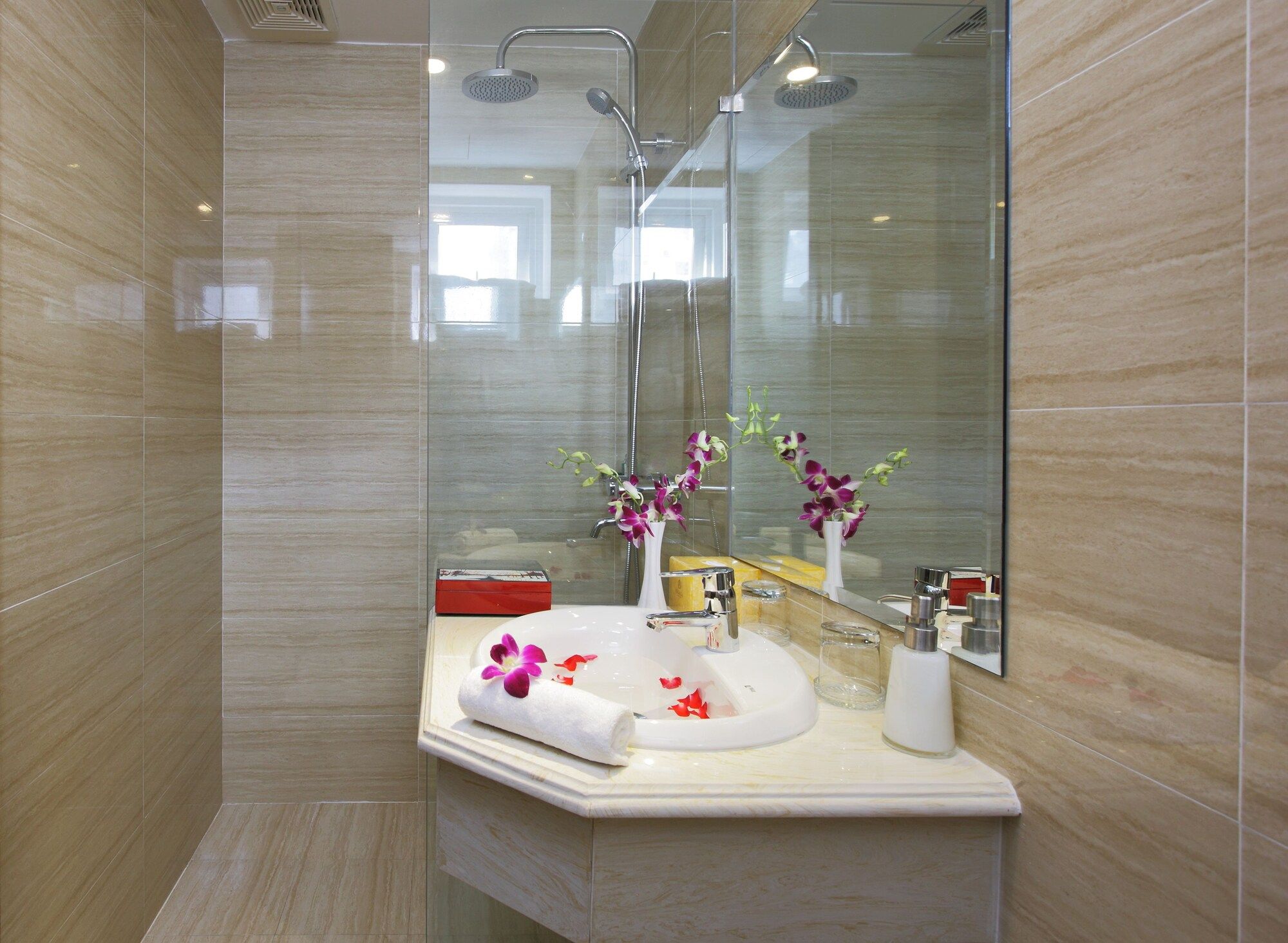 Regalia Nha Trang Hotel - נה טראנג