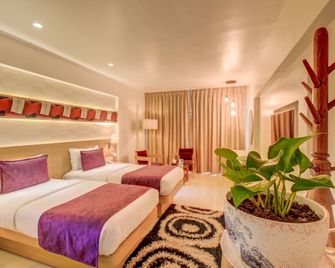 The Ssk Solitaire Hotel & Banquets - Nashik - Phòng ngủ