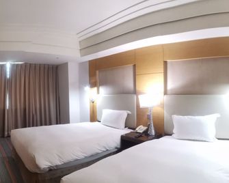Ever Delightful Business Hotel - Chiayi City