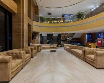 Skyline Resort & Convention Center - Indore - Lobby