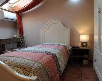 Residenza D'oria B&b - Foggia - Sovrum