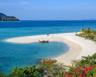 Aplus Deluxe Hotel - Ko Lipe - Beach