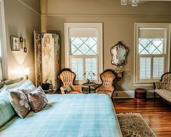 Heritage House Bed & Breakfast - Boutique Adults-Only Inn - Opelika - Ložnice
