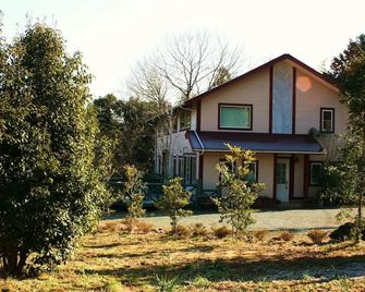 Pension Stellar Mira - Uchiko - Building