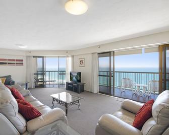 Burleigh Esplanade Apartments - Burleigh Heads - Living room