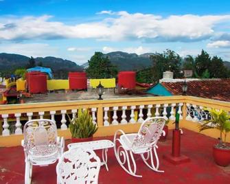 Casa Arcoiris - Viñales - Balcón