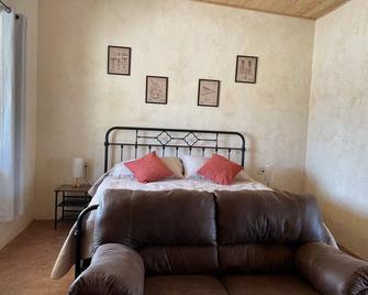 Big Bend Lodging at Ten Bits Ranch | Room #9 (Barber Shop) - Terlingua - Bedroom