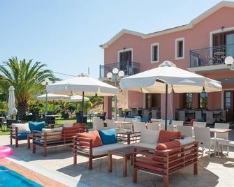 Melidron Hotel - Skala - Patio