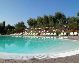New Camping Le Tamerici - Cecina - Pool
