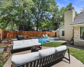 Woodbridge Bungalow - Near Iah 4bd 2bth Spa - Houston - Pati