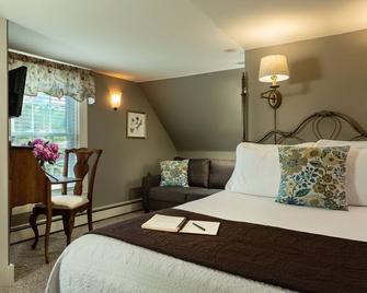 Inn at Pleasant Lake - New London - Camera da letto