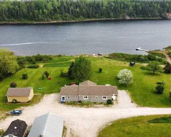 Cache Rapids Vacation Rental - Deer Lake - Vista del exterior