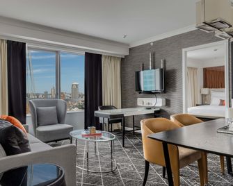 Swissôtel Sydney - Sídney - Sala de estar
