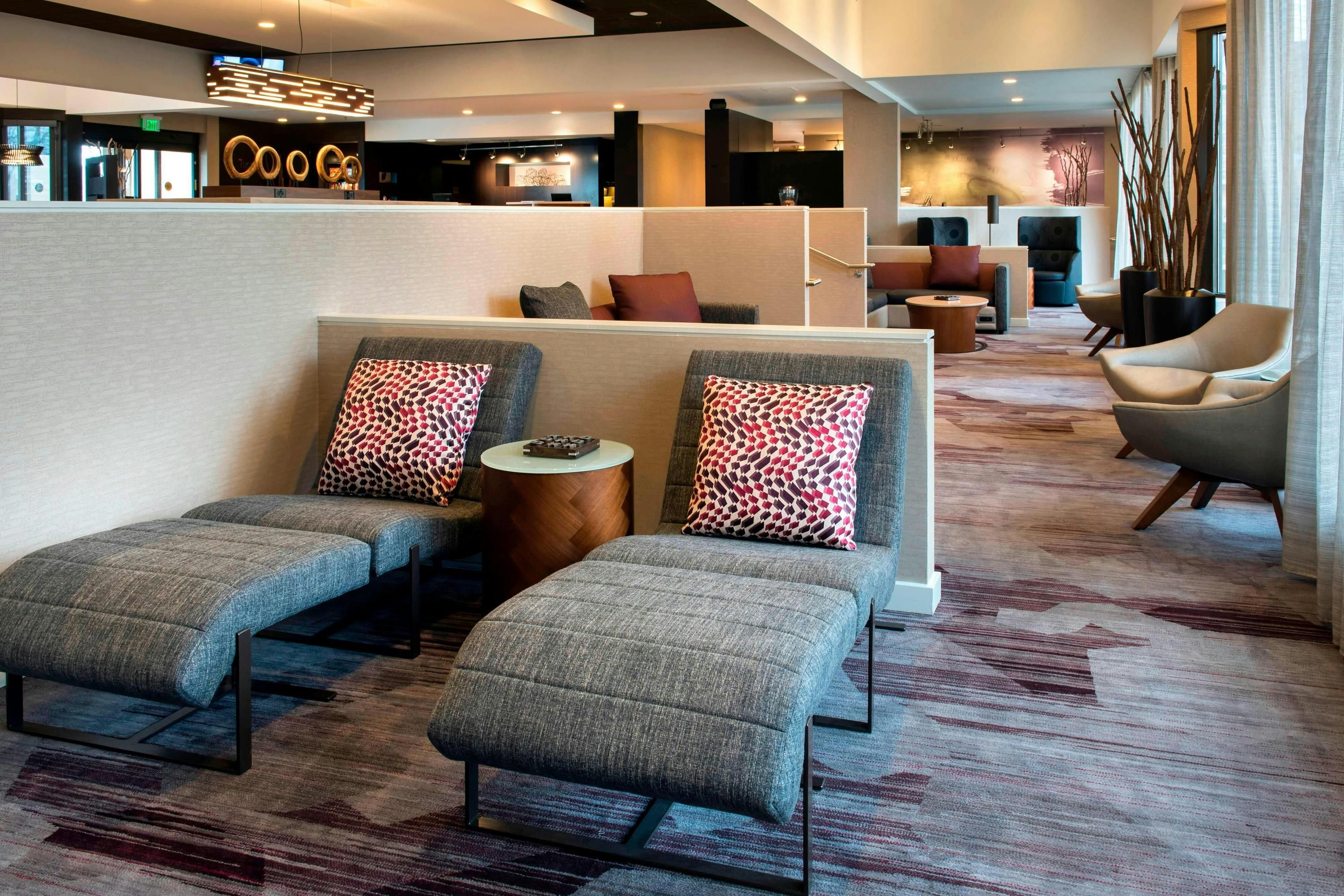 Courtyard by Marriott Chicago Naperville - Naperville - Lounge