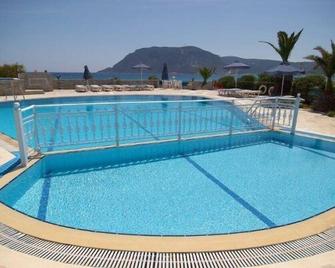 Ionikos Hotel - Kefalos - Zwembad