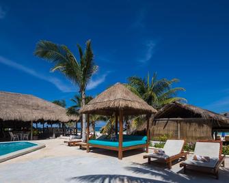 هوتل أوخو دي أجوا - بويرتو موريلو - حوض السباحة