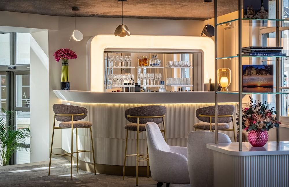 Les Trésorières - טור - בר