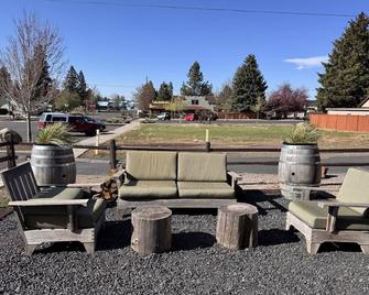 Sisters Bunkhouse -Room #1 of 4 - Sisters - Patio