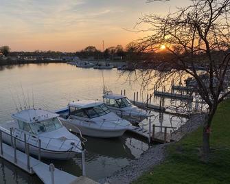 Lake Erie Condo at Green Cove Resort & Wild Wings Marina - Oak Harbor - Outdoors view