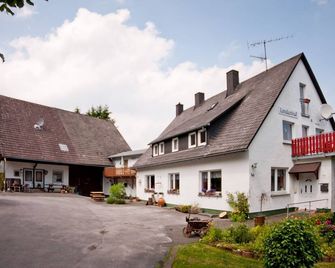 Apartment 'Wohnung 1 Birke' with Wi-Fi - Hildfeld - Bâtiment