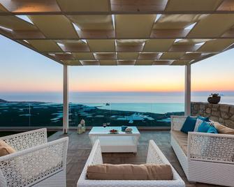 Villa Jasmine Blue Horizon, amazing sea & sunset view, very close to the beach - Kavousi - Balcón